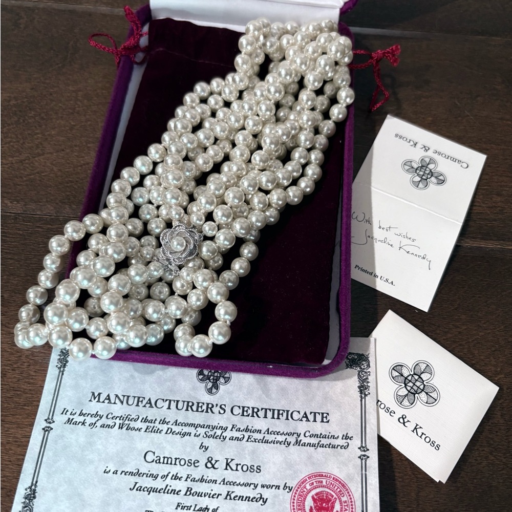 CAMROSE & KROSS JBK JACQUELINE KENNEDY 3 STRAND PEARL NECKLACE